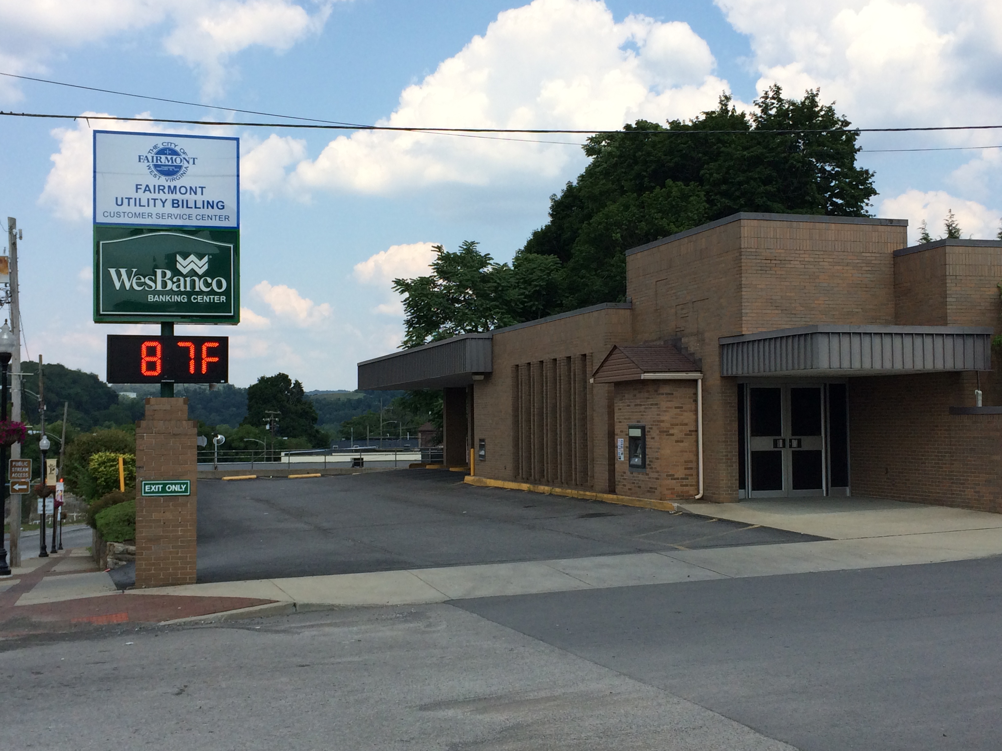 Customer Service Center at 109 Merchant Street